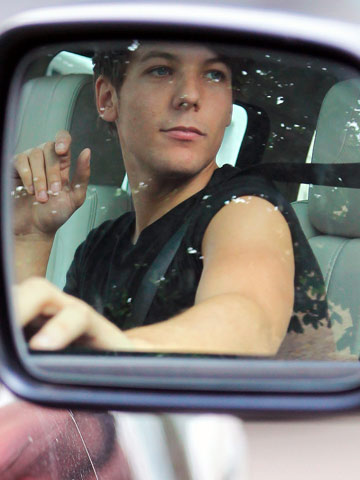 Niall Horan and Louis Tomlinson leave London studio after working on new One Direction album
