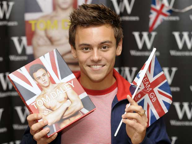 Tom Daley | Bluewater Book Signing | Pictures | Photos | new | Celebrity News