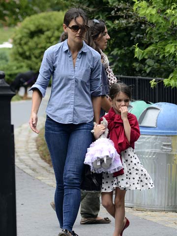 Katie Holmes and Suri Cruise | New York | Pictures | Photos | new | Celebrity News