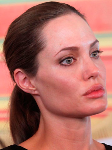 Jennifer Aniston's pal Chelsea Handler: Angelina Jolie seems like a demon