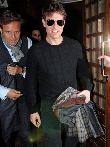 Look away Katie Holmes! Tom Cruise hooks up with Swedish sisters