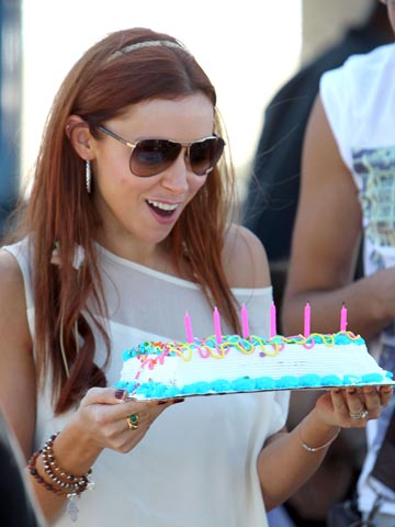 Una Healy | Celebrity Spy | Pictures | Photos | New | Celebrity News