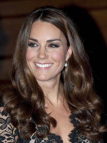 Kate Middleton pleads with Prince William: It's time to put a baby first