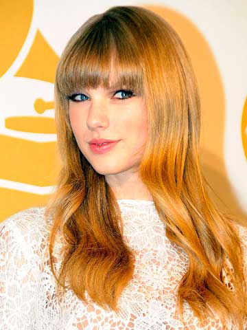 Taylor Swift wears sexy eyeliner! Is it for Harry Styles?