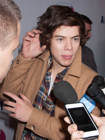 Now's fun celebrity Christmas quiz 2012 