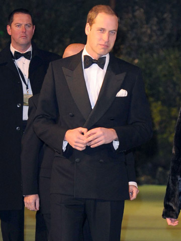 Prince William attends The Hobbit film premiere without pregnant wife Kate Middleton