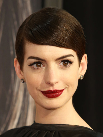 Anne Hathaway's secrets from THAT Les Mis�rables hair scene