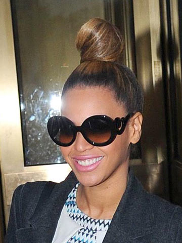 Beyonce Knowles rocks sleek bun for shopping trip with Jay-Z