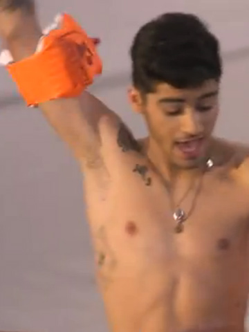 Hot! One Direction's topless Harry Styles, Zayn Malik and Niall Horan show off abs and tattoos on yacht