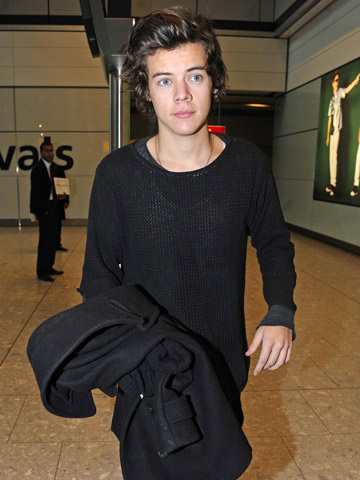 Harry Styles | One Direction | Heathrow | Pictures | Photos | New | Celebrity News
