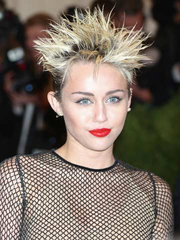Miley Cyrus's sexy retro make-up