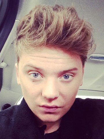 Conor Maynard shows off sexy new 'tamed' quiff on Twitter 