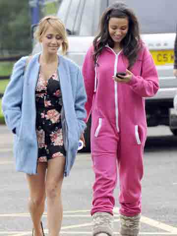 Coronation Street Star Michelle Keegan Dons Cosy Pink Onesie After ...