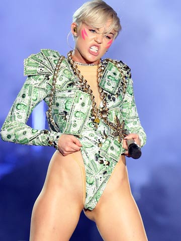 Celebrity fashion disasters - latest photos