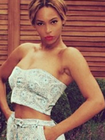 Beyonce Knowles tells fans to 'carry beauty within' and flaunts hot toned tummy in printed co-ords Beyonce Knowles tells fans to 'carry beauty within' and flaunts hot toned tummy in printed co-ords