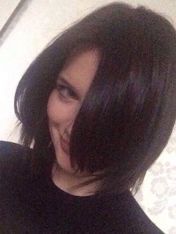 Mummy prep! Pregnant Helen Flanagan ditches hair extensions for short new cut - to avoid baby sick problems! Mummy prep! Pregnant Helen Flanagan ditches hair extensions for short new cut - to avoid baby sick problems!